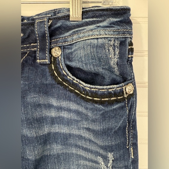 Miss Me women’s Easy Crop distressed dark wash bejeweled cropped jeans. Size 27 - Picture 5 of 10